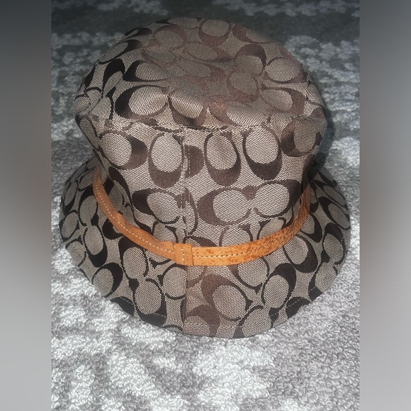 ⭐️Vintage Coach Signature Bucket Hat⭐️ - Picture 5 of 14
